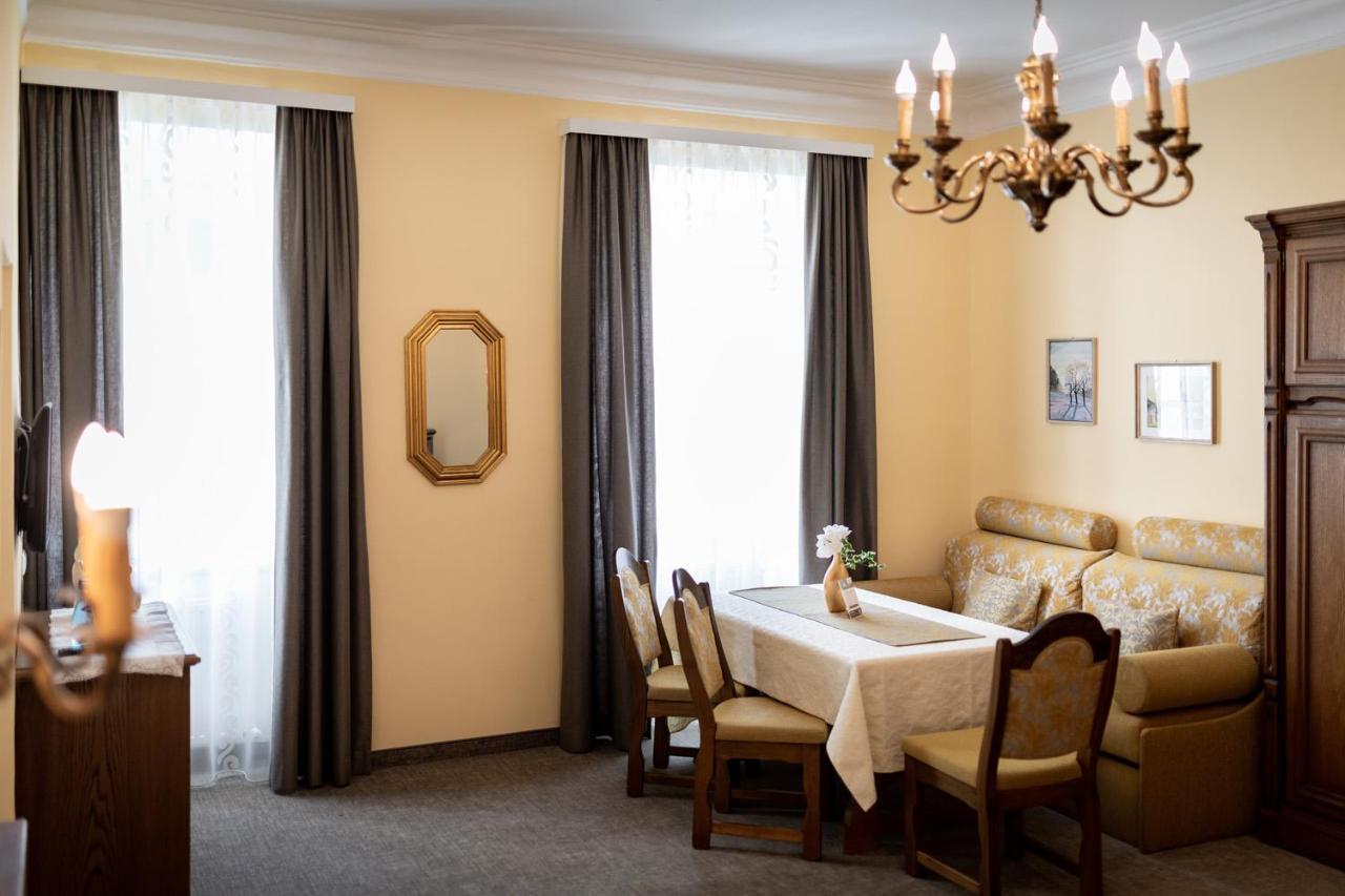 Schlosshotel Mitterhart ชวาซ ภายนอก รูปภาพ