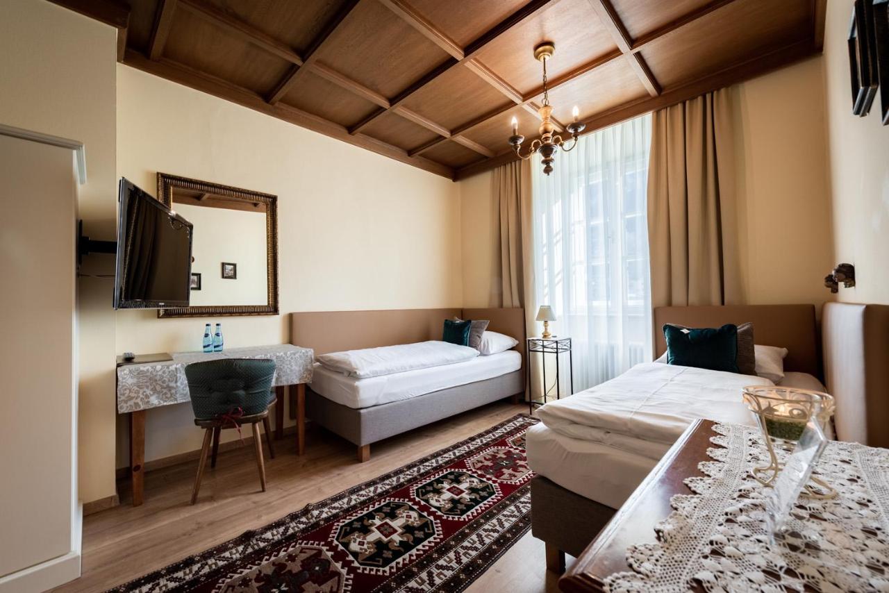 Schlosshotel Mitterhart ชวาซ ภายนอก รูปภาพ